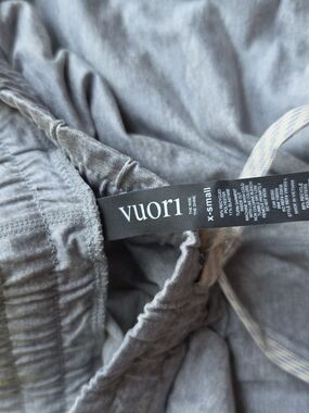 Vuori Women's Track Joggers in Light Gray